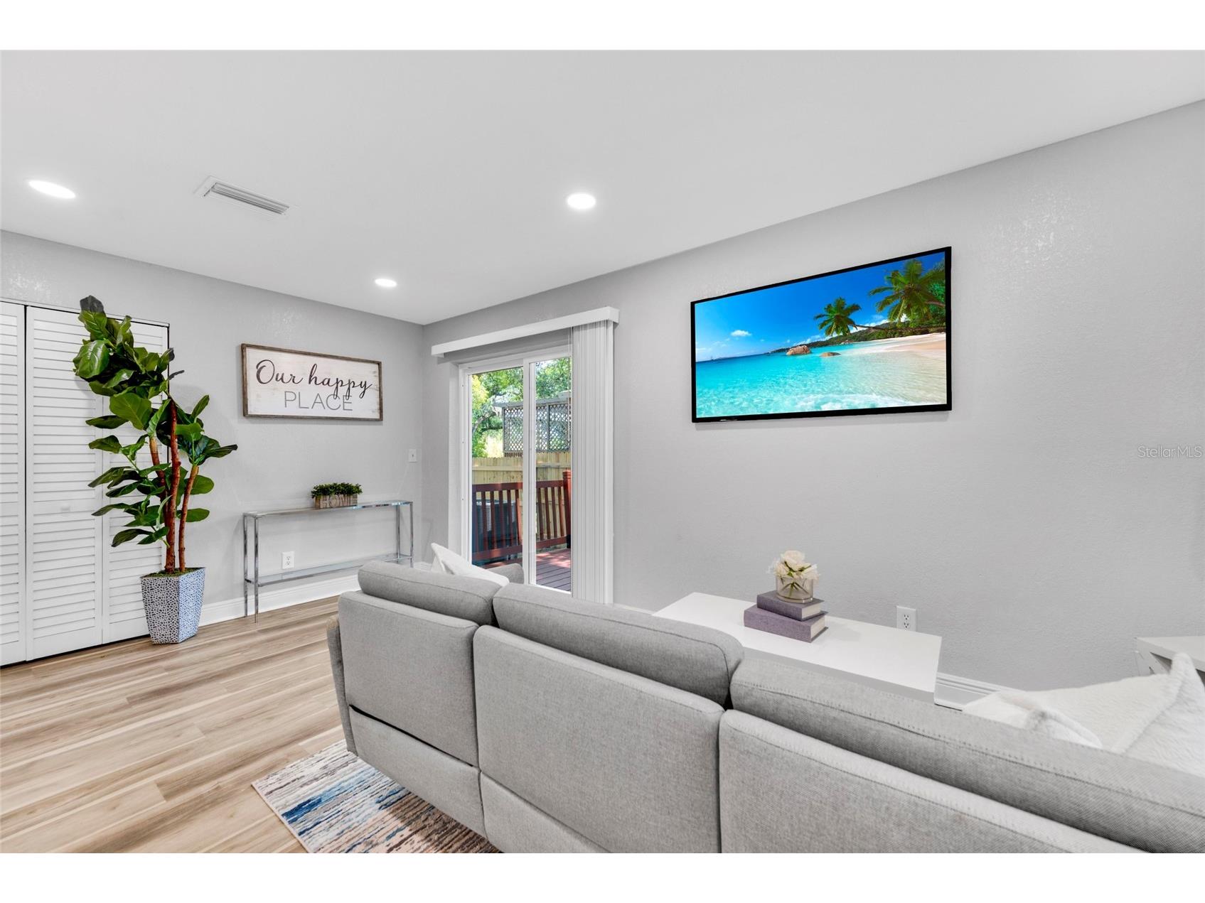 429 E Oakwood Street Tarpon Springs FL 34689 TB8504836 image9