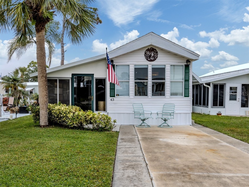 43 Crown Point Drive Nokomis FL 34275 N6136765 image1
