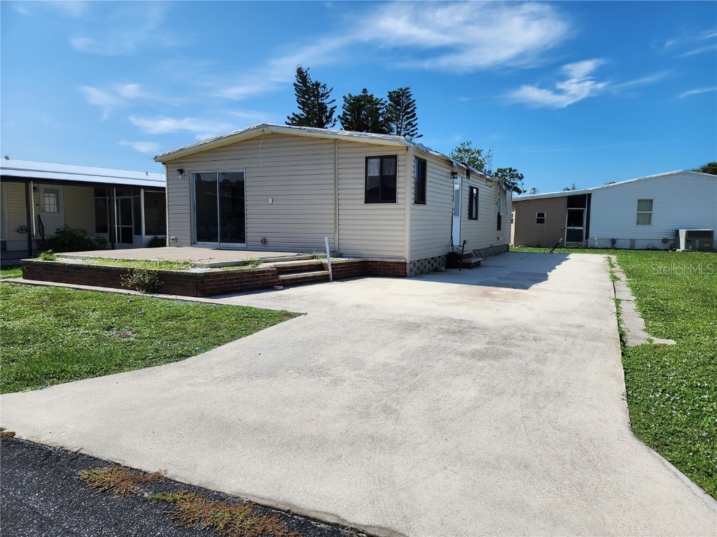 43 N Easter Island Circle Englewood FL 34223 U8212401 image1