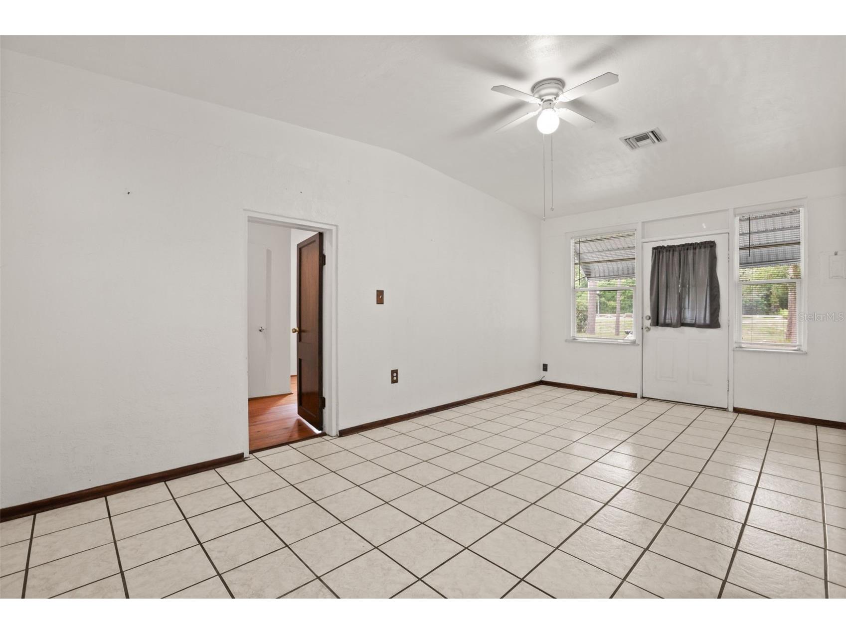 43 N Winter Park Drive Casselberry FL 32707 - LAKE YVONNE O6412591 image4