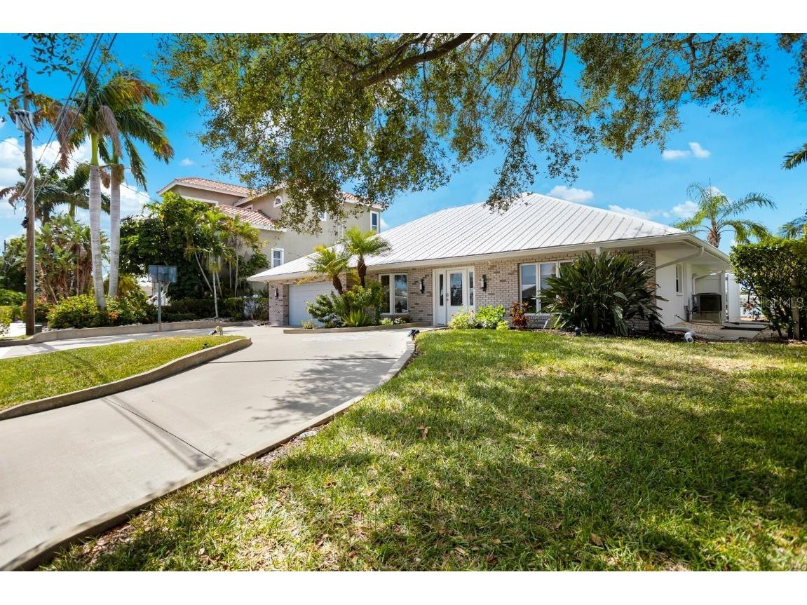 430 Buttonwood Lane Largo FL 33770 - INTRACOASTAL WATERWAY U8215807 image1