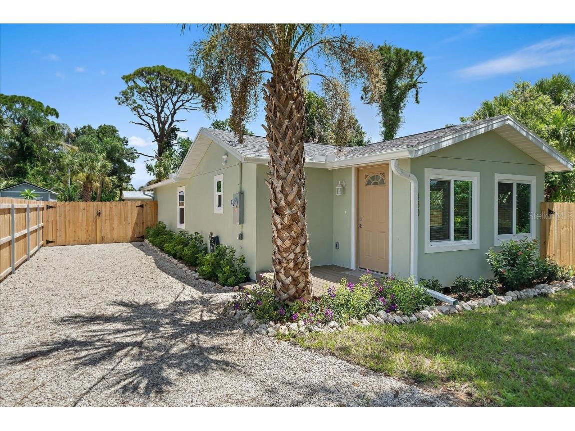 430 Harvard Street Englewood FL 34223 A4659578 image1