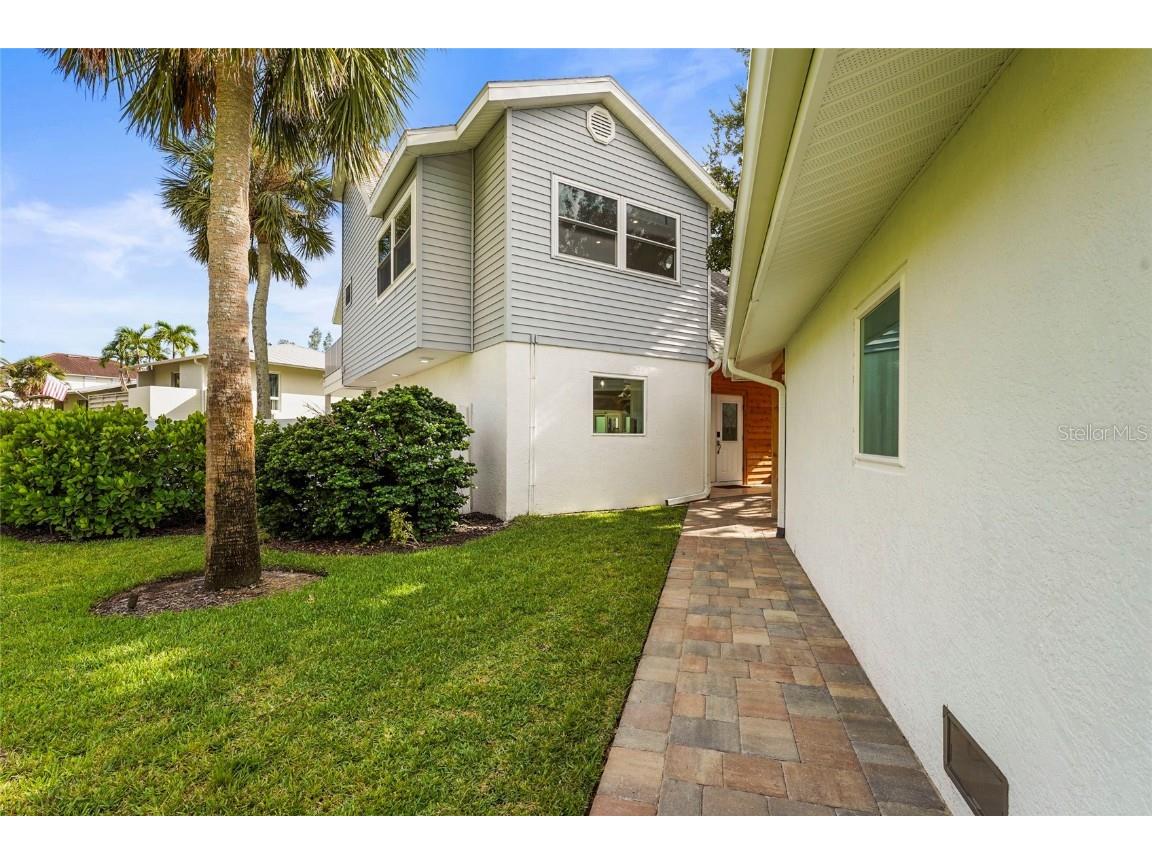 430 Island Circle Sarasota FL 34242 A4660296 image11