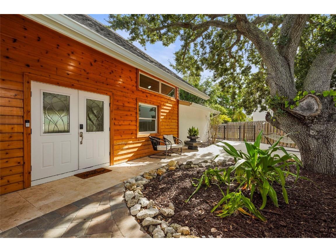 430 Island Circle Sarasota FL 34242 A4660296 image12