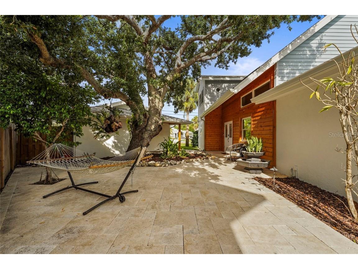 430 Island Circle Sarasota FL 34242 A4660296 image13