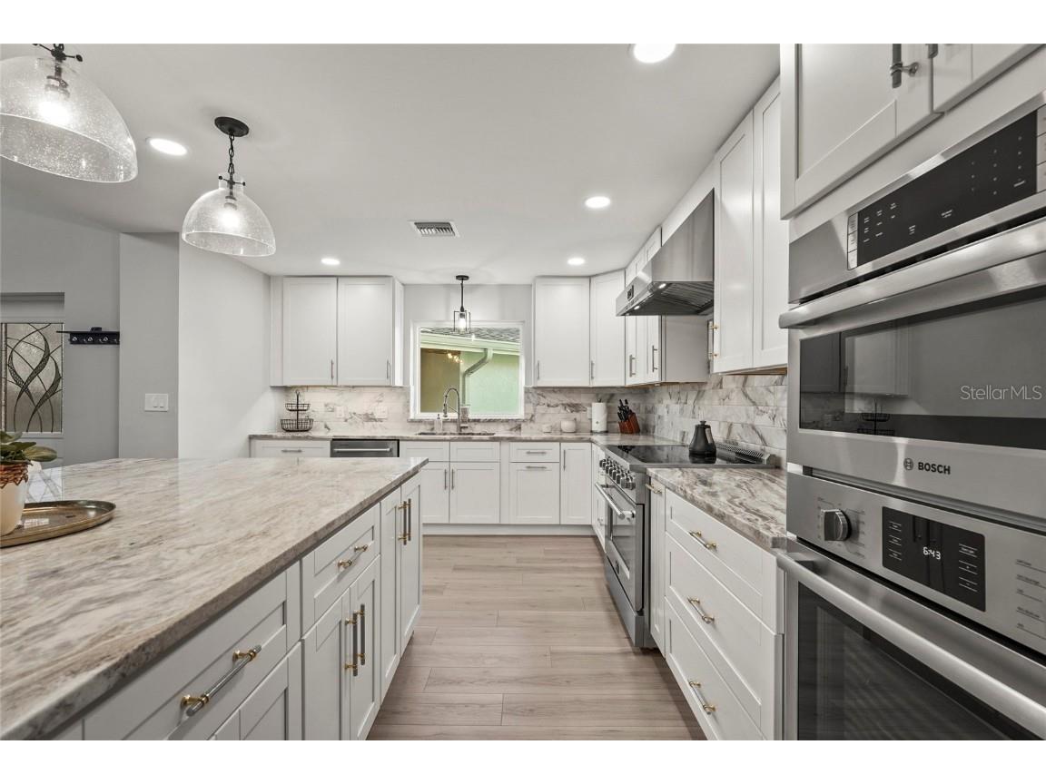 430 Island Circle Sarasota FL 34242 A4660296 image17