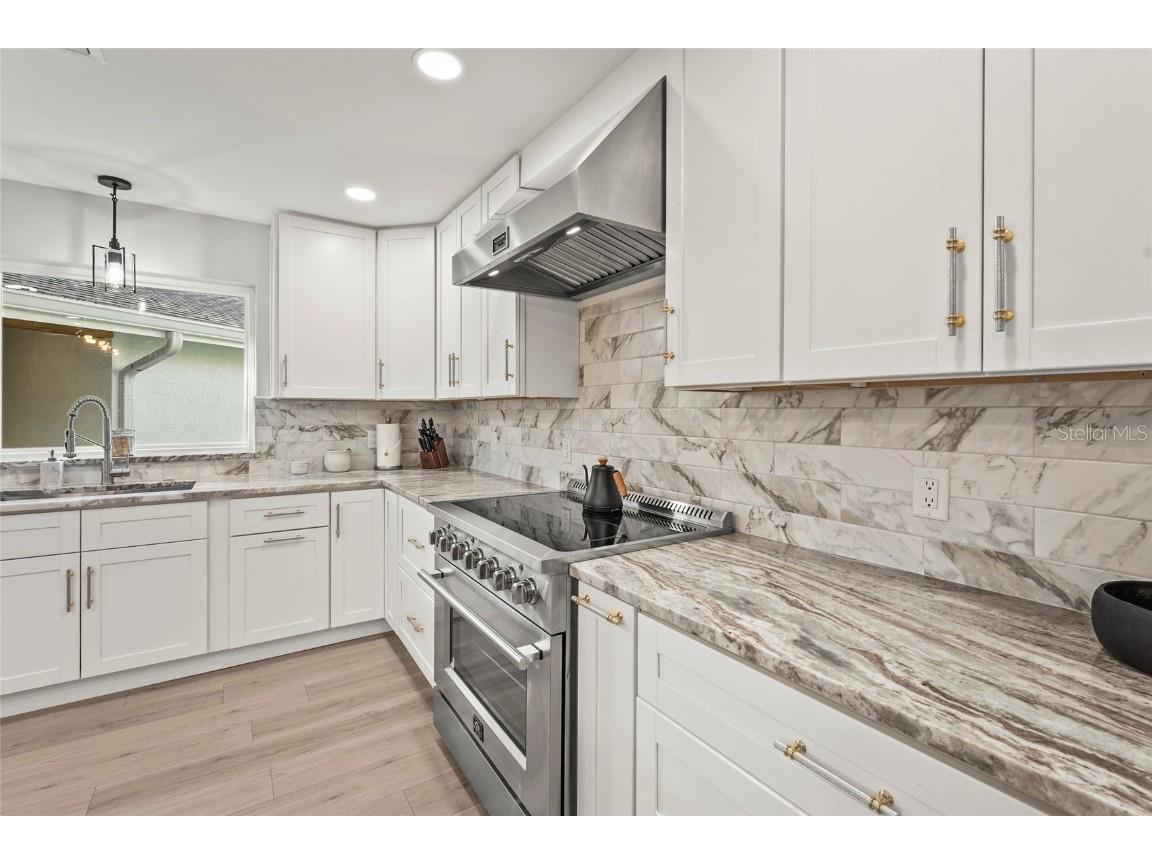 430 Island Circle Sarasota FL 34242 A4660296 image18