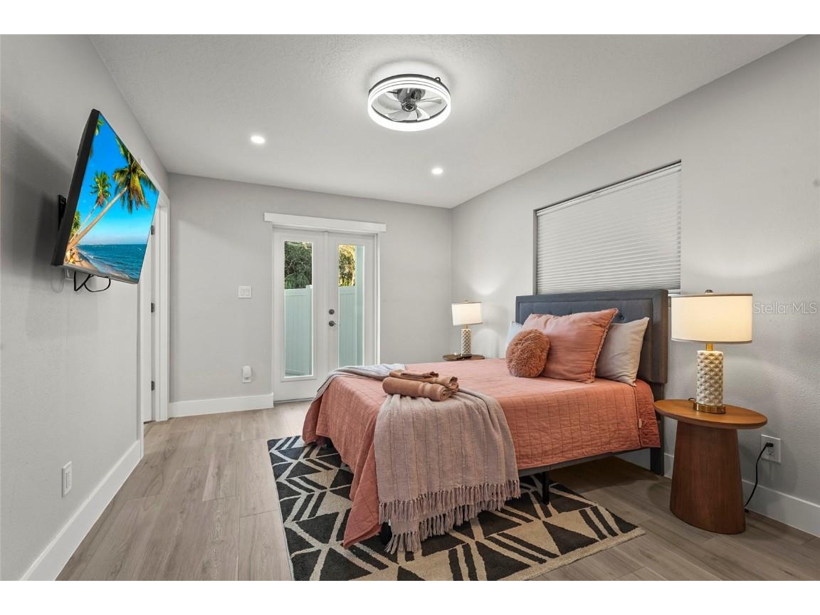 430 Island Circle Sarasota FL 34242 A4660296 image37