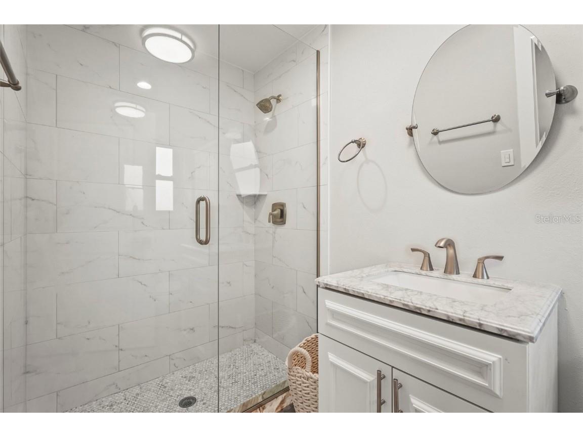 430 Island Circle Sarasota FL 34242 A4660296 image38