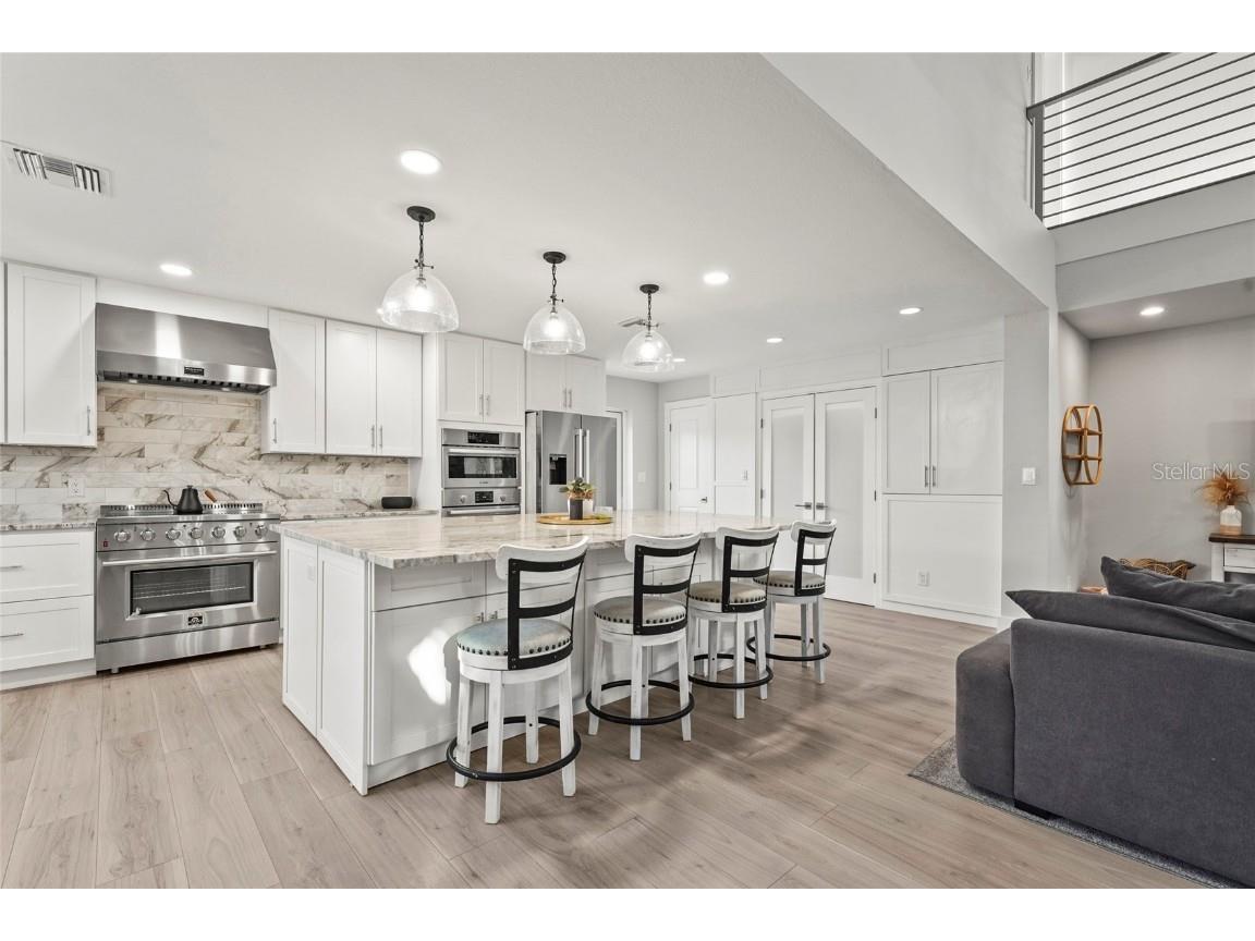 430 Island Circle Sarasota FL 34242 A4660296 image4