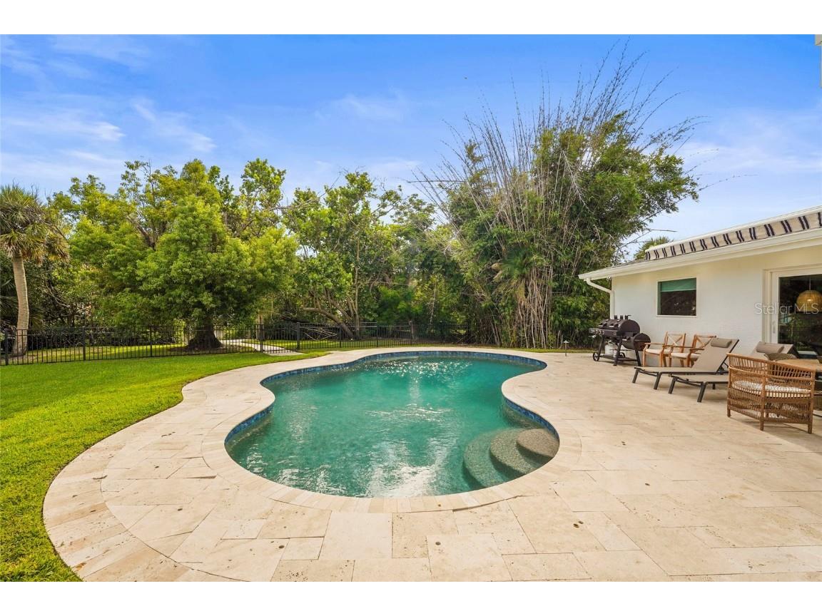 430 Island Circle Sarasota FL 34242 A4660296 image51