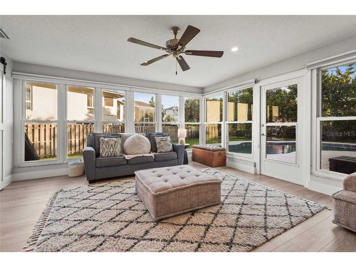 430 Island Circle Sarasota FL 34242 A4660296 image6