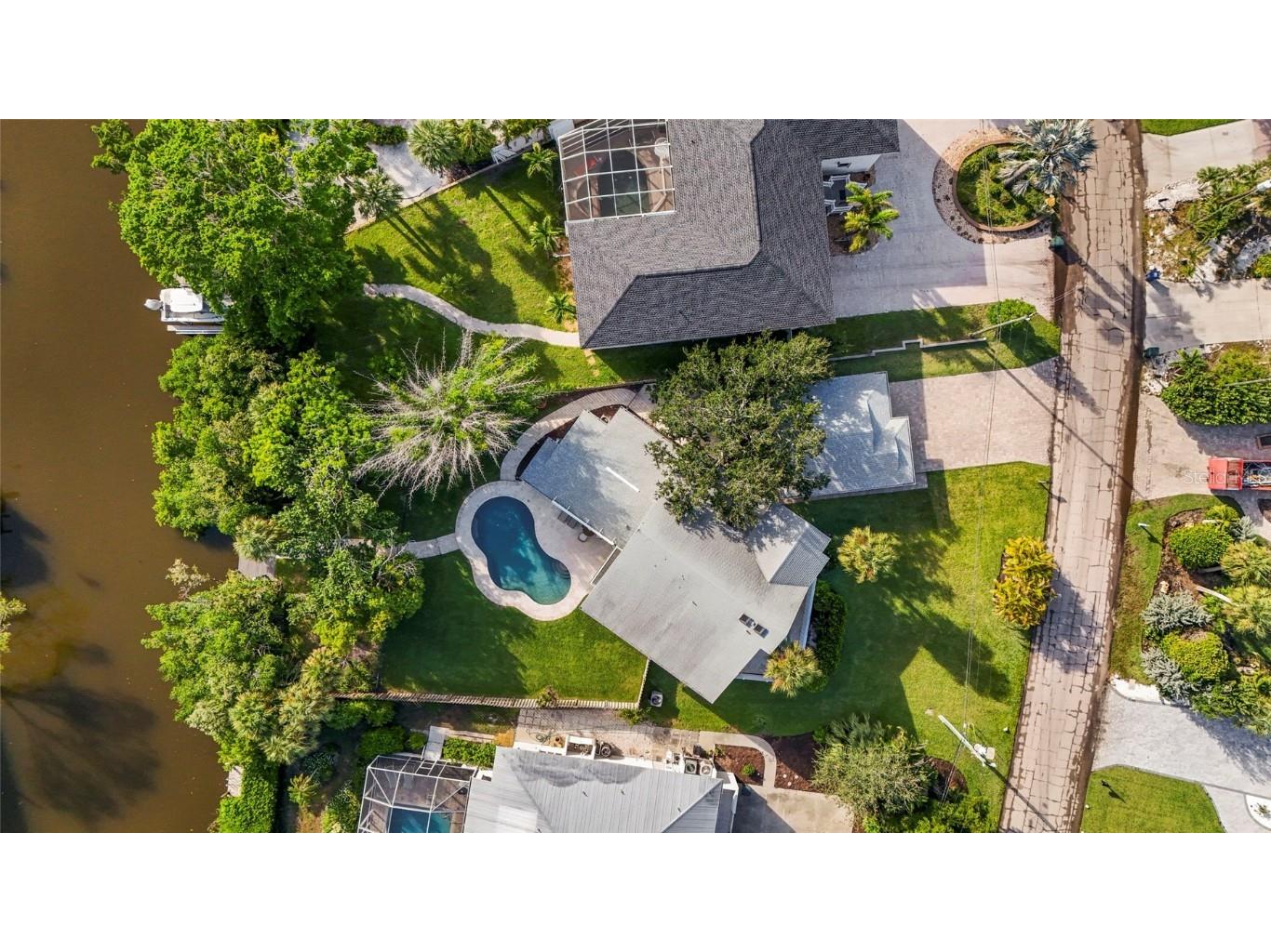 430 Island Circle Sarasota FL 34242 A4660296 image66