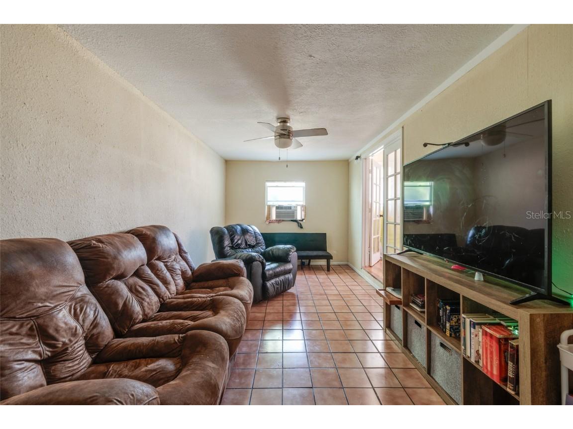 4300 14th Avenue N Saint Petersburg FL 33713 TB8435061 image10