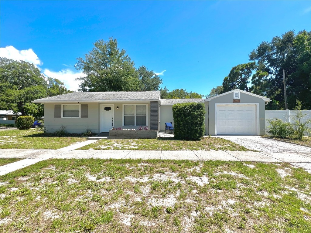 4300 17th Avenue S Saint Petersburg FL 33711 U8248565 image1