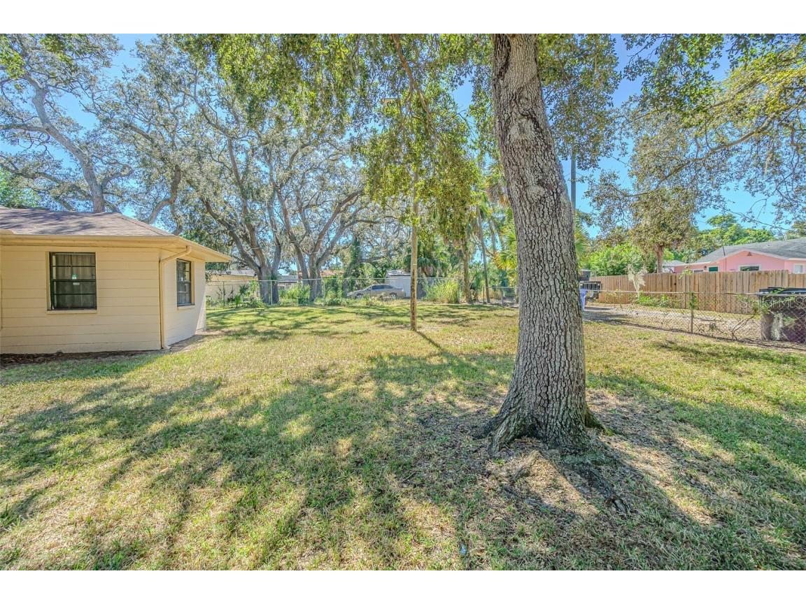 4300 18th Avenue S Saint Petersburg FL 33711 TB8438927 image18