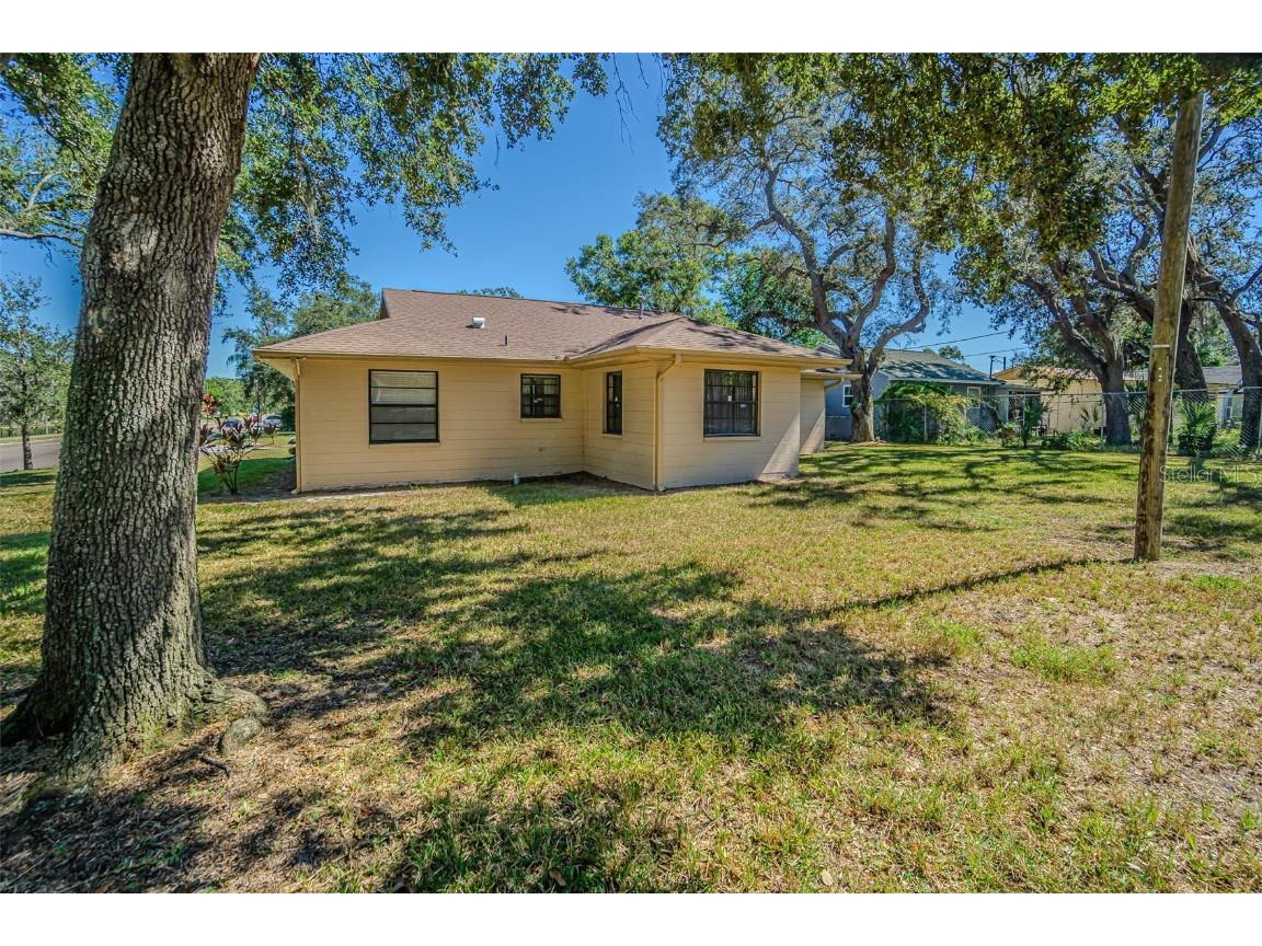 4300 18th Avenue S Saint Petersburg FL 33711 TB8438927 image19