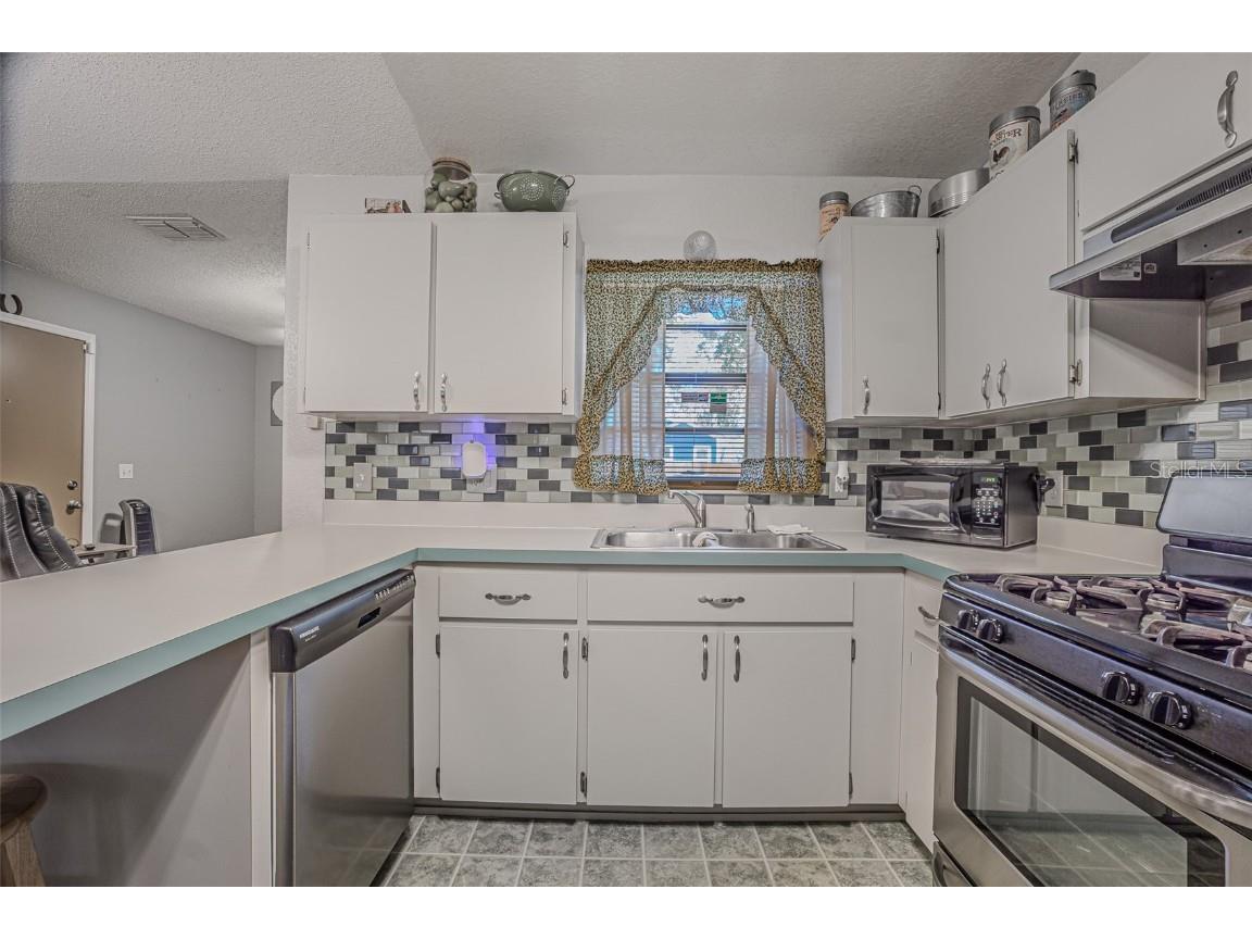 4300 18th Avenue S Saint Petersburg FL 33711 TB8438927 image7