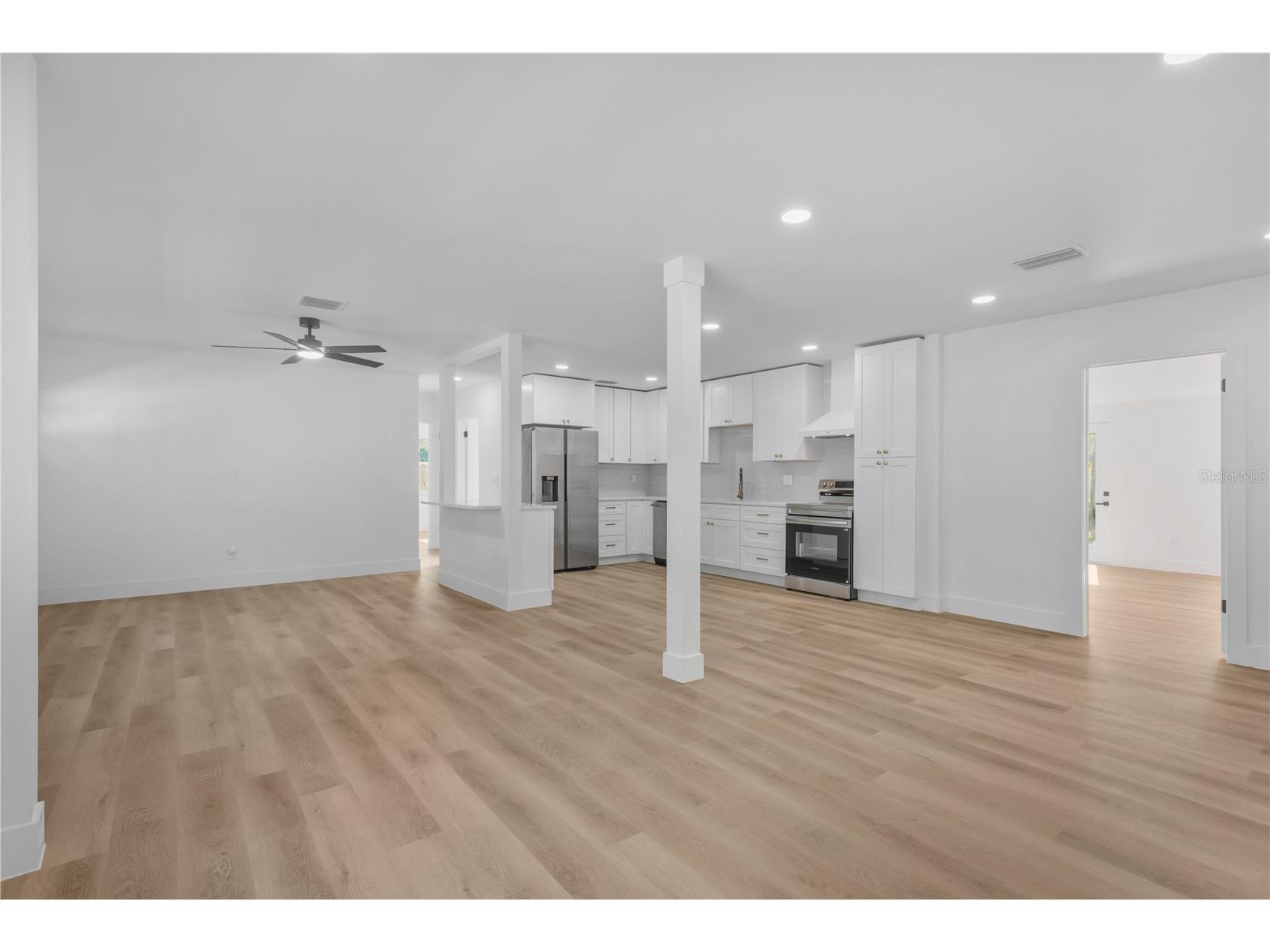 4300 28th Avenue N Saint Petersburg FL 33713 TB8457660 image12