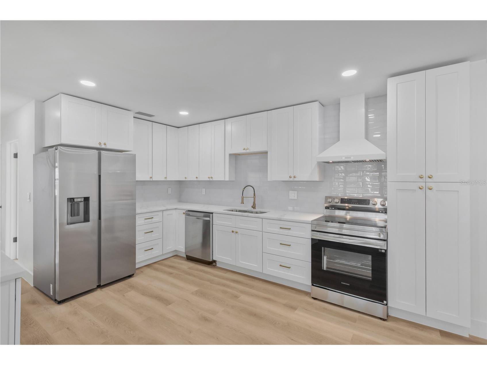 4300 28th Avenue N Saint Petersburg FL 33713 TB8457660 image8