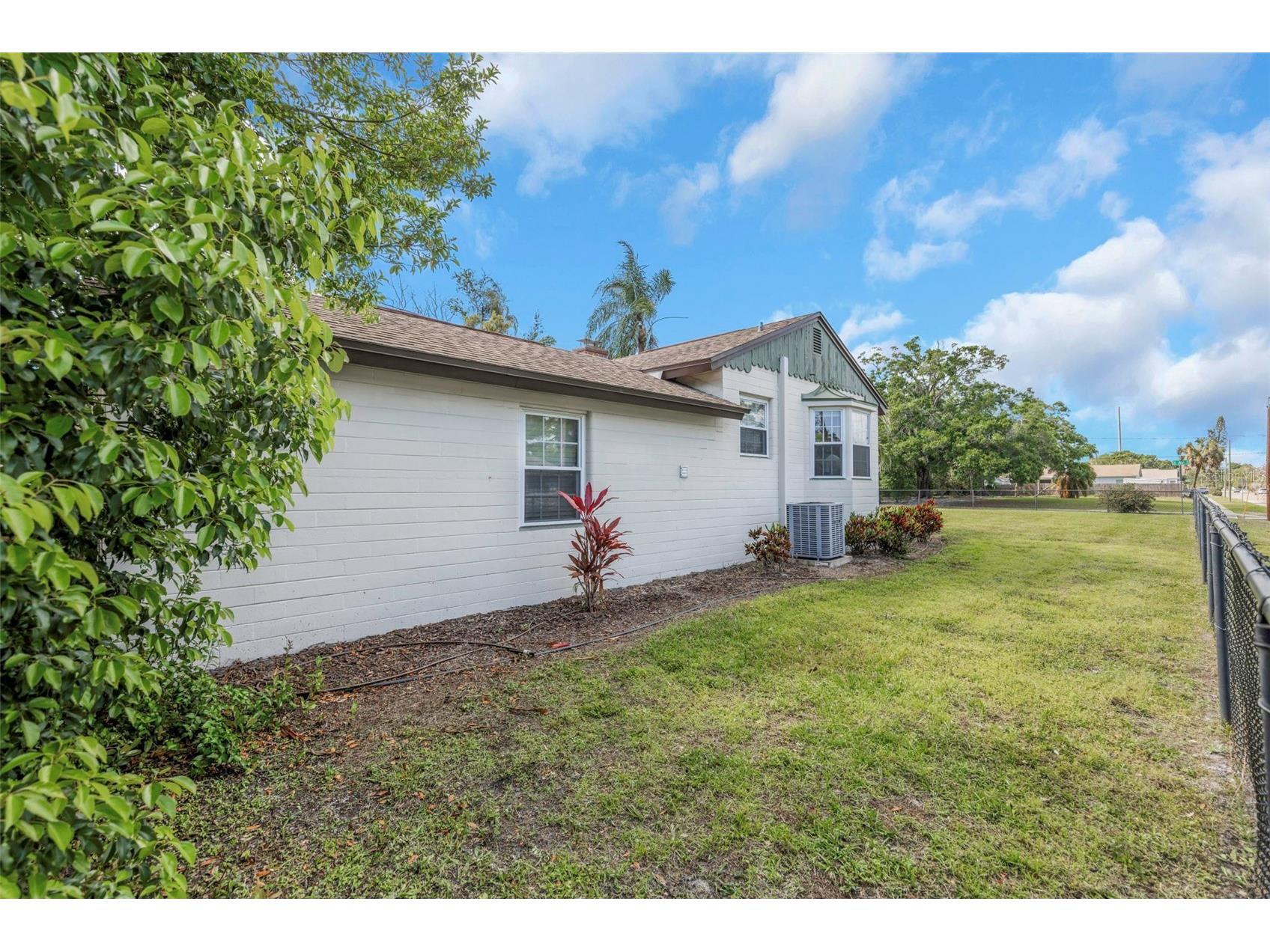 4300 3rd Avenue S Saint Petersburg FL 33711 TB8498795 image48