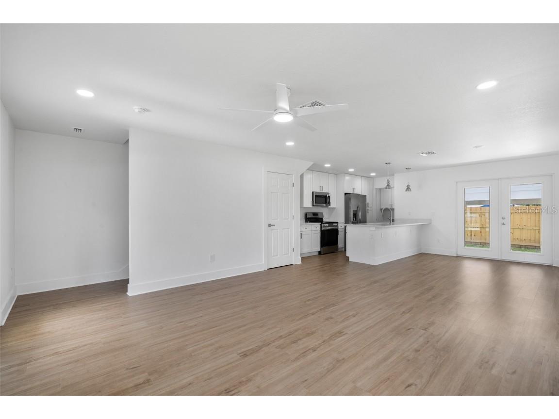 4300 5th Avenue S Saint Petersburg FL 33711 TB8405607 image3