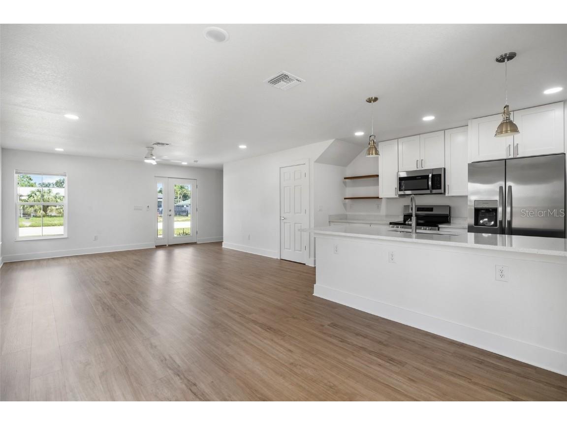 4300 5th Avenue S Saint Petersburg FL 33711 TB8405607 image6