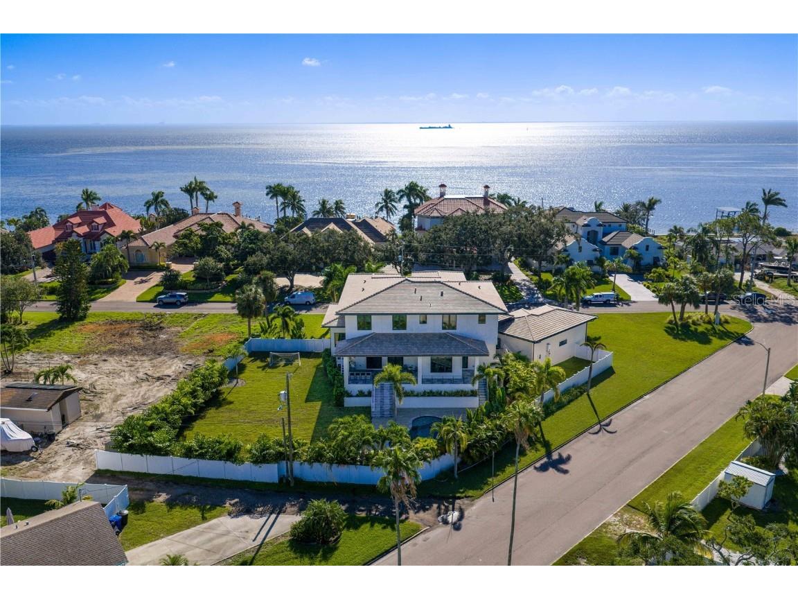 4300 Bayshore Boulevard NE Saint Petersburg FL 33703 TB8436678 image2