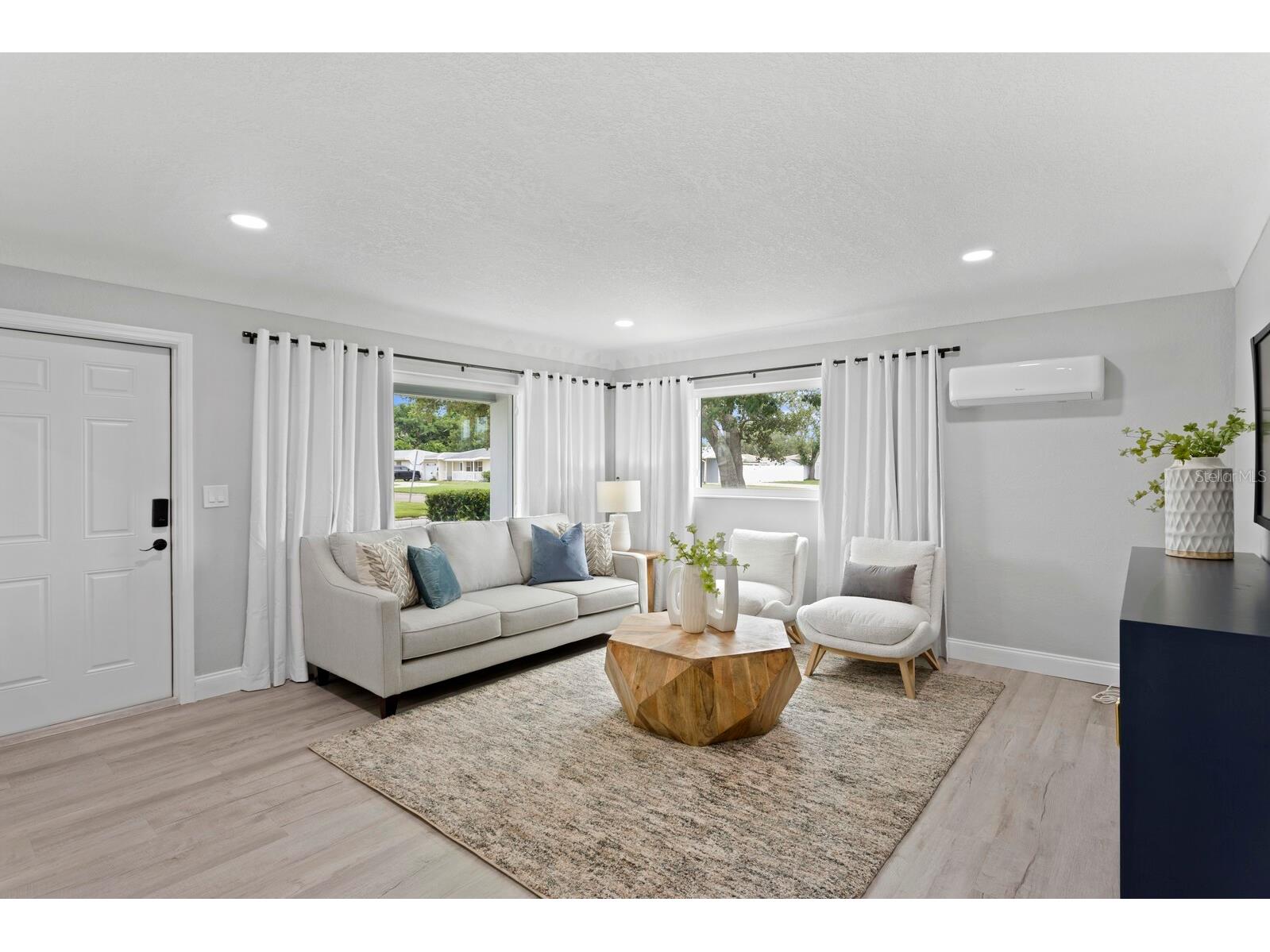 4300 Maple Street NE Saint Petersburg FL 33703 TB8476217 image2