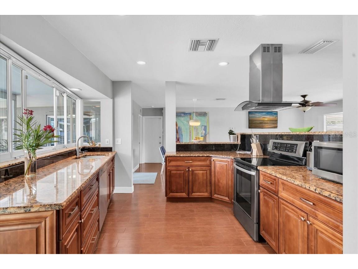 4301 50th Terrace S Saint Petersburg FL 33711 TB8445552 image10