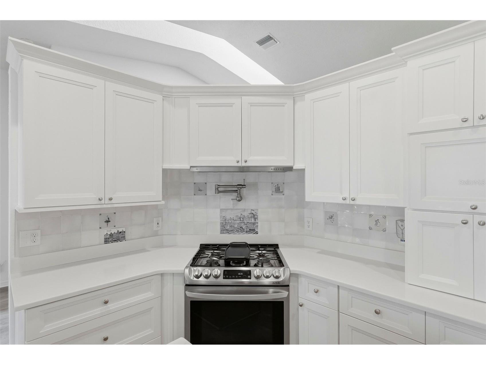 4301 52nd Avenue S Saint Petersburg FL 33711 TB8494777 image11