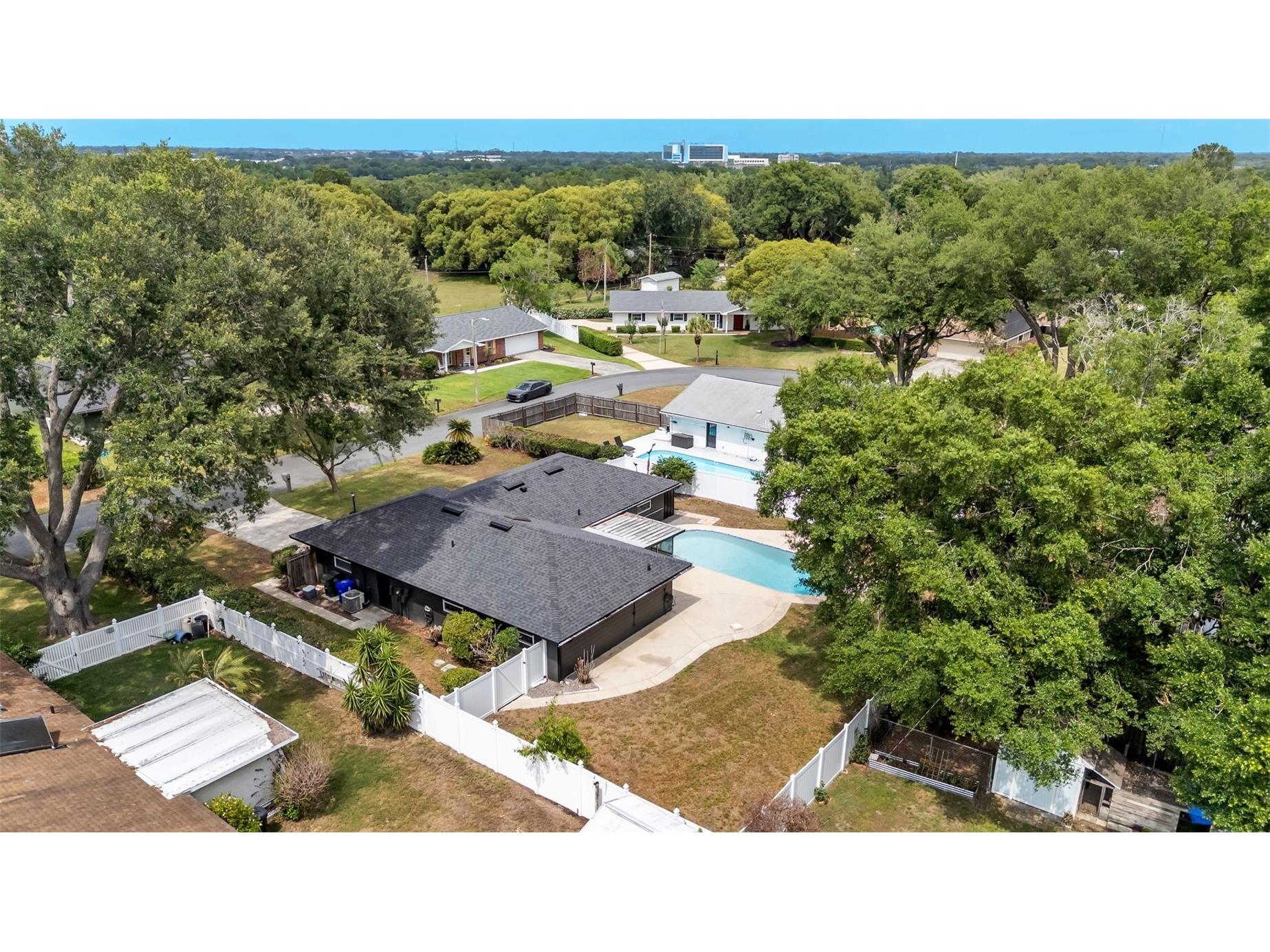 4301 Orangewood Loop E Lakeland FL 33813 P4938717 image39
