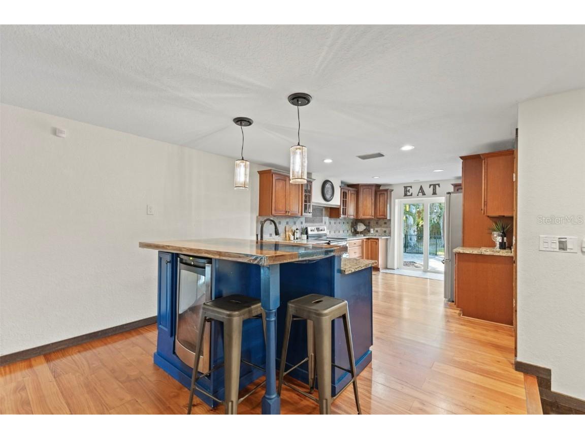 4301 S Lockwood Ridge Road Sarasota FL 34231 A4672535 image11