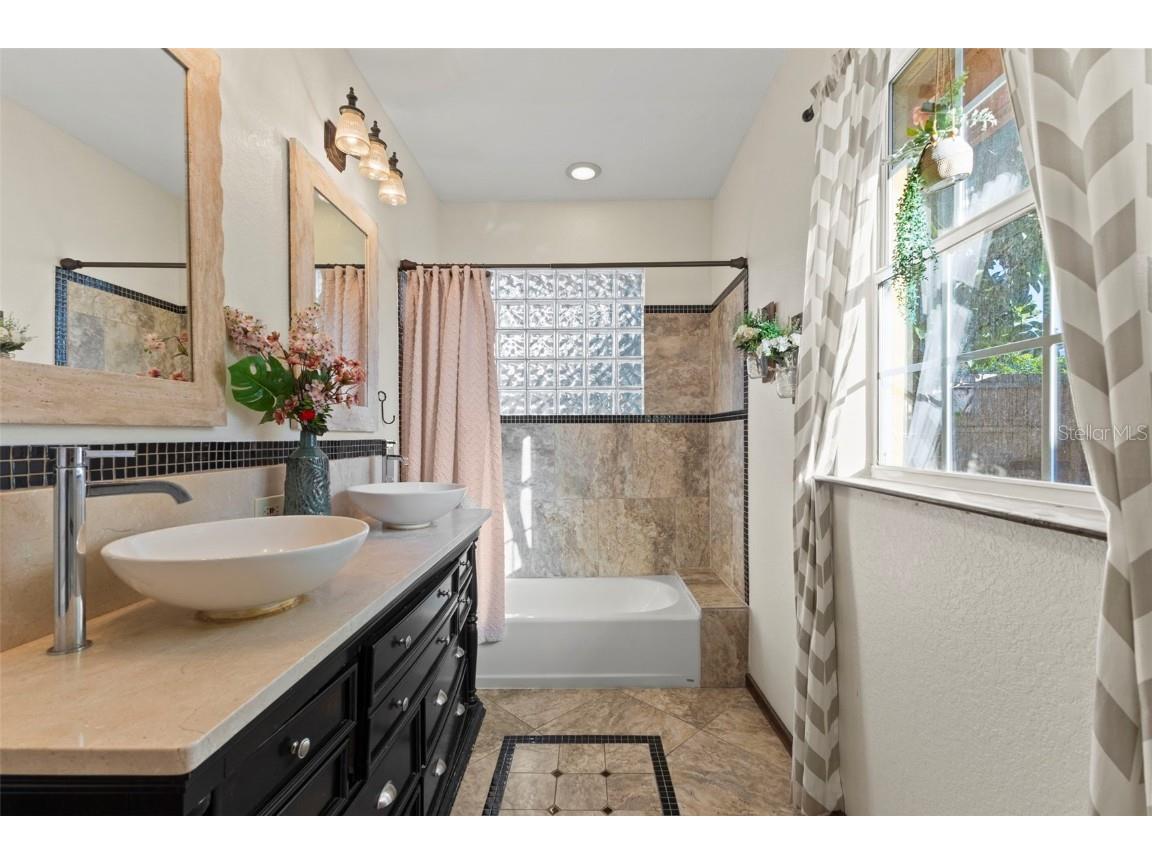 4301 S Lockwood Ridge Road Sarasota FL 34231 A4672535 image27