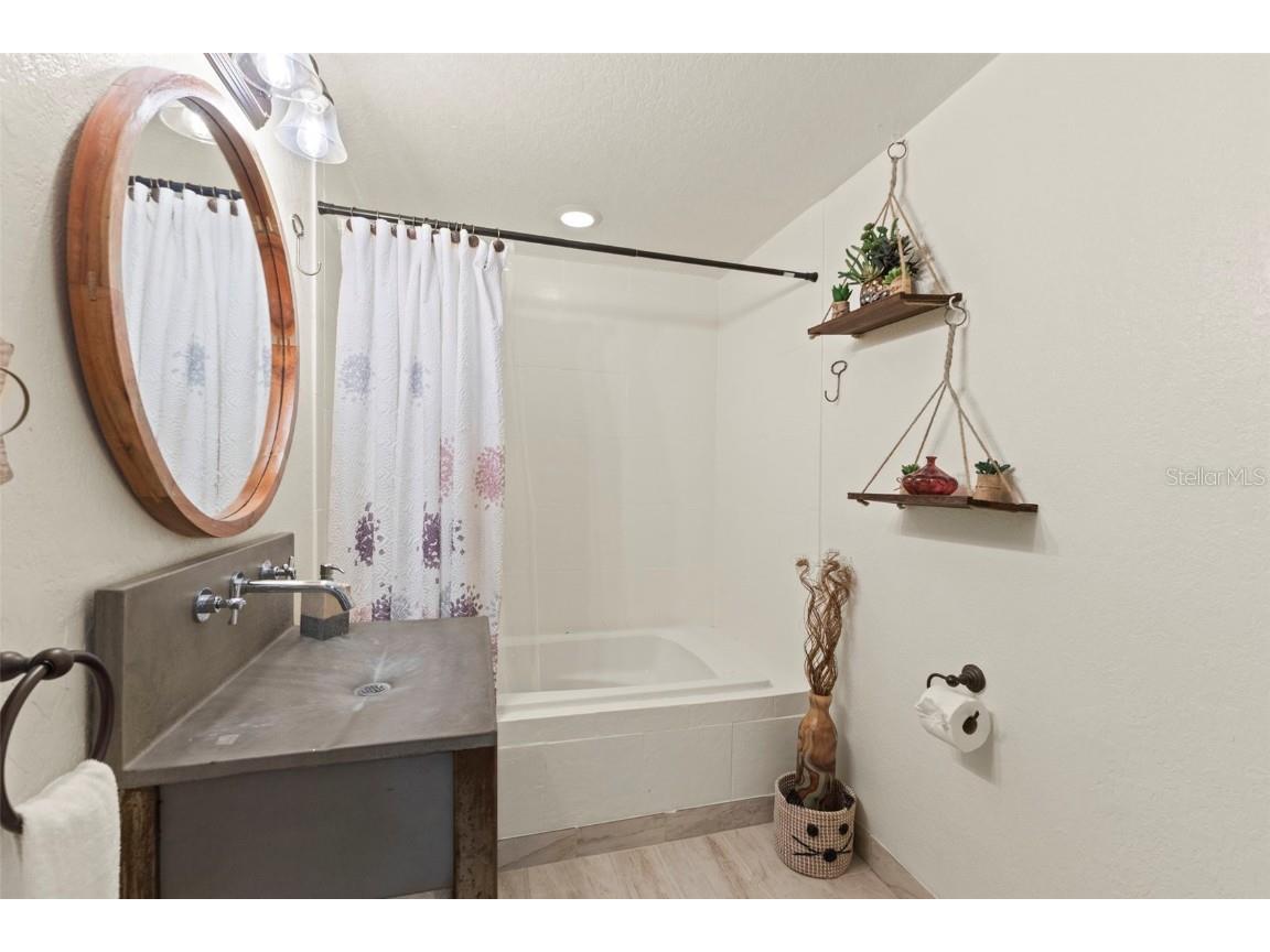 4301 S Lockwood Ridge Road Sarasota FL 34231 A4672535 image29