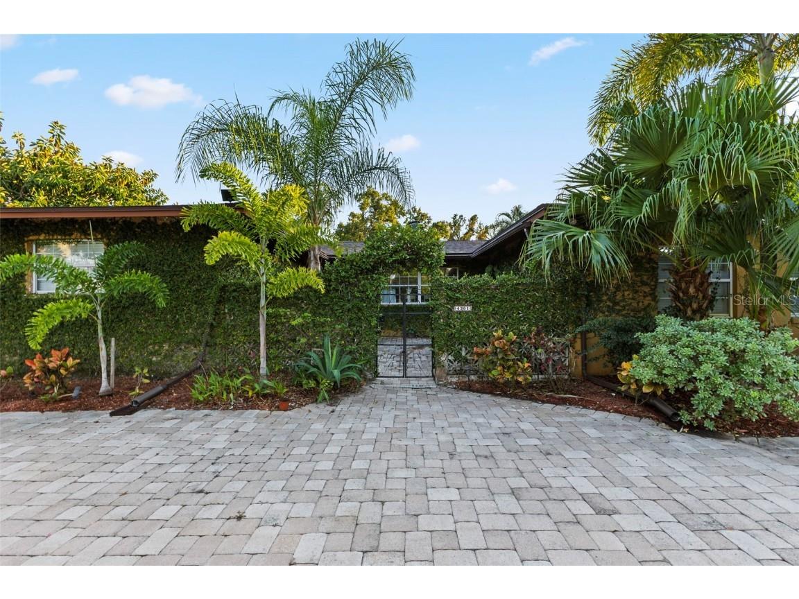 4301 S Lockwood Ridge Road Sarasota FL 34231 A4672535 image3