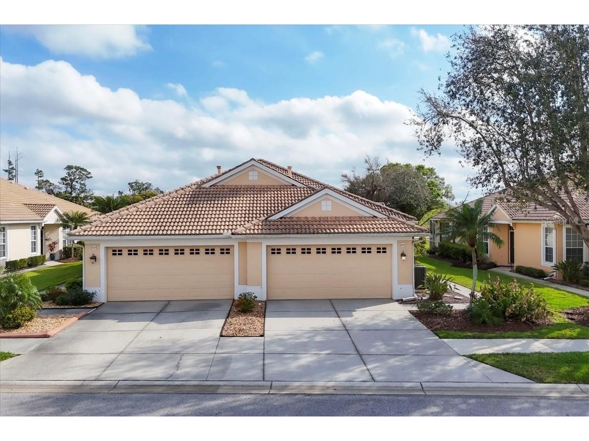 4301 Whispering Oaks Drive North Port FL 34287 N6137389 image1