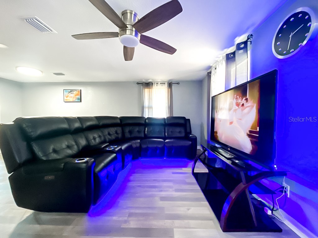 4303 Chestnut Avenue Sarasota FL 34234 A4695604 image2