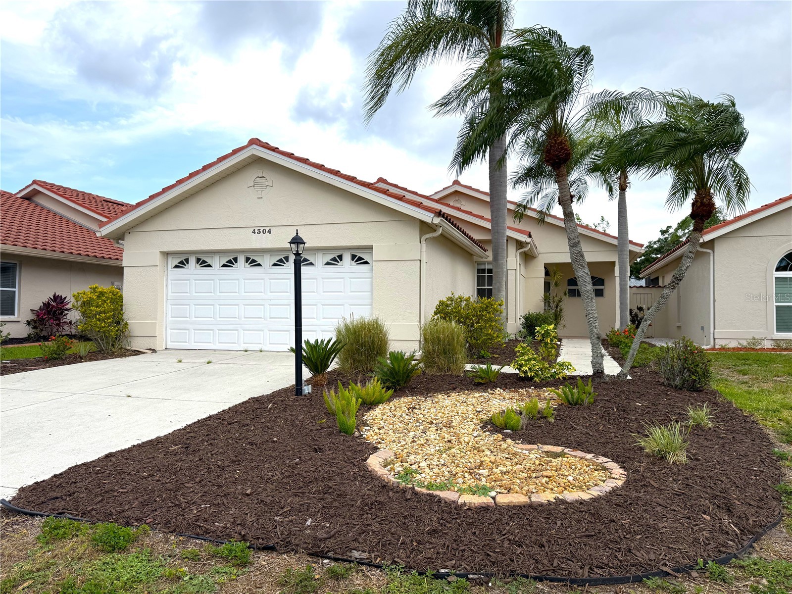 4304 Marcott Circle Sarasota FL 34233 C7528015 image1