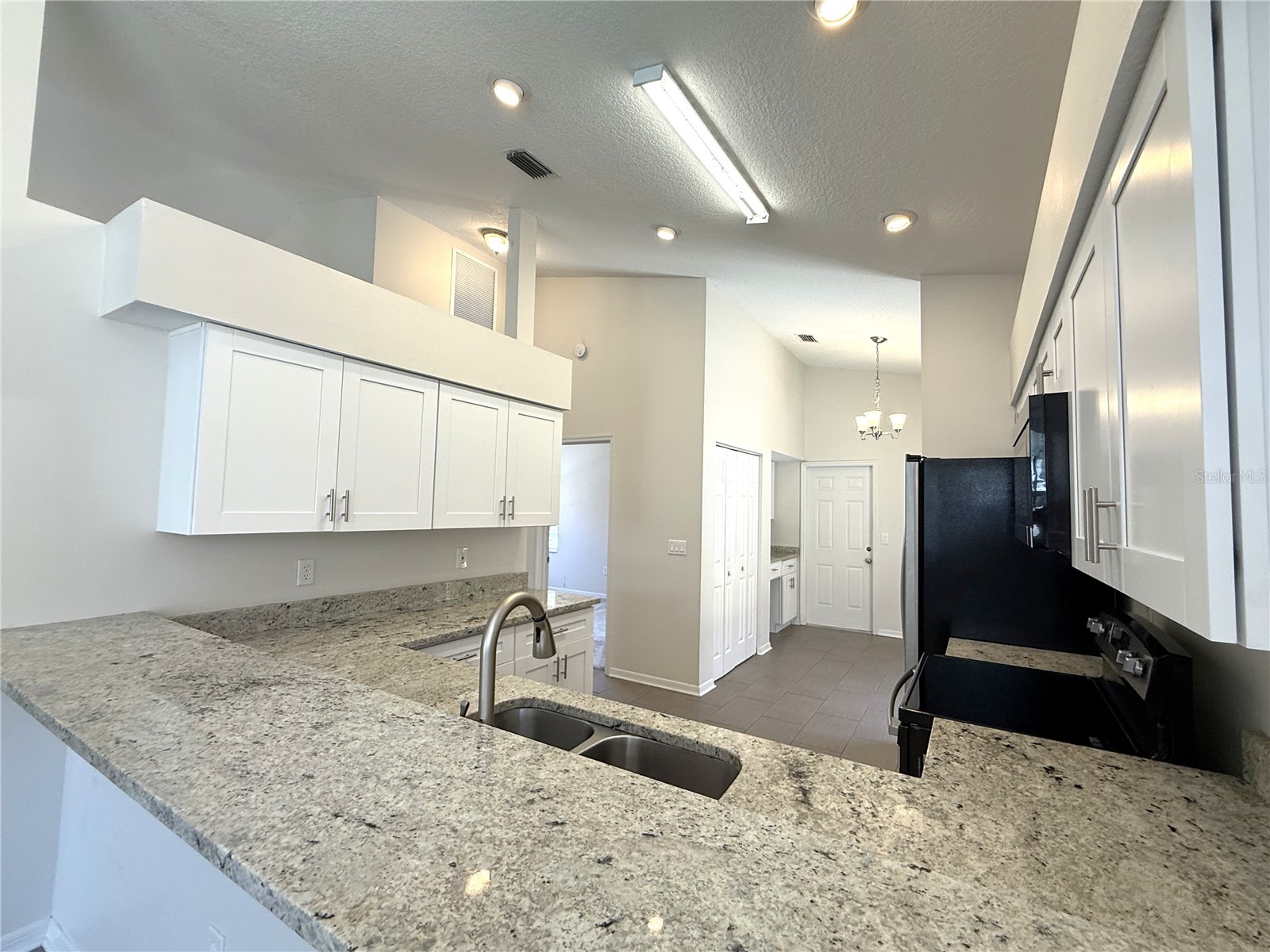 4304 Marcott Circle Sarasota FL 34233 C7528015 image17