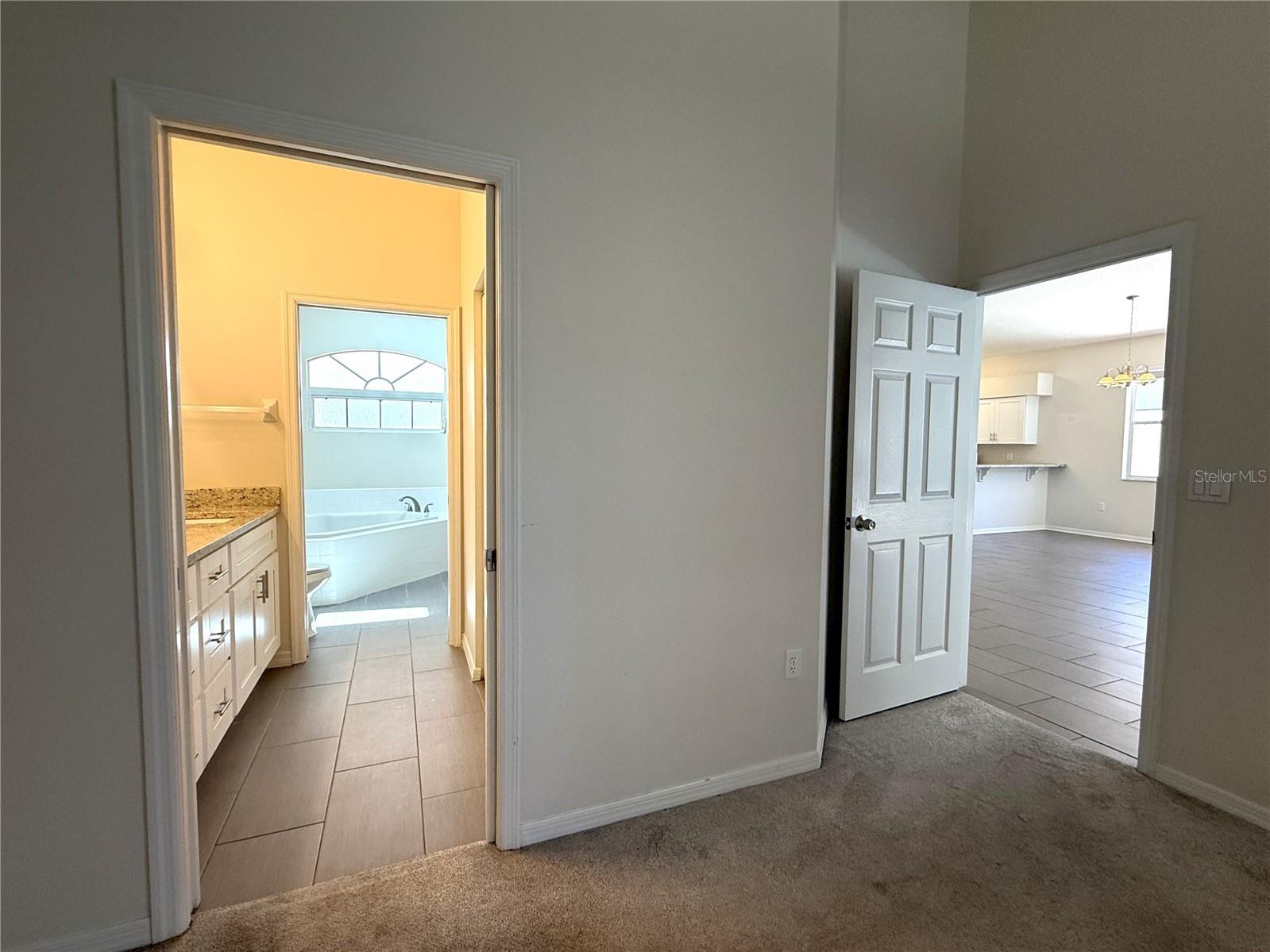 4304 Marcott Circle Sarasota FL 34233 C7528015 image37