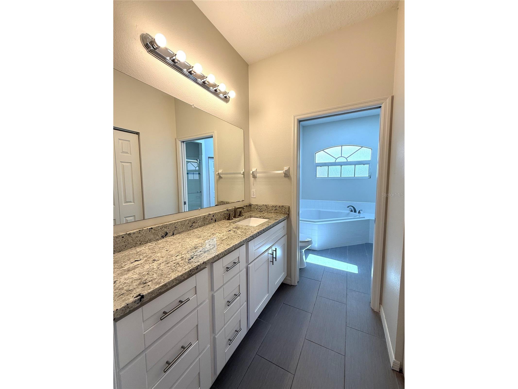 4304 Marcott Circle Sarasota FL 34233 C7528015 image38