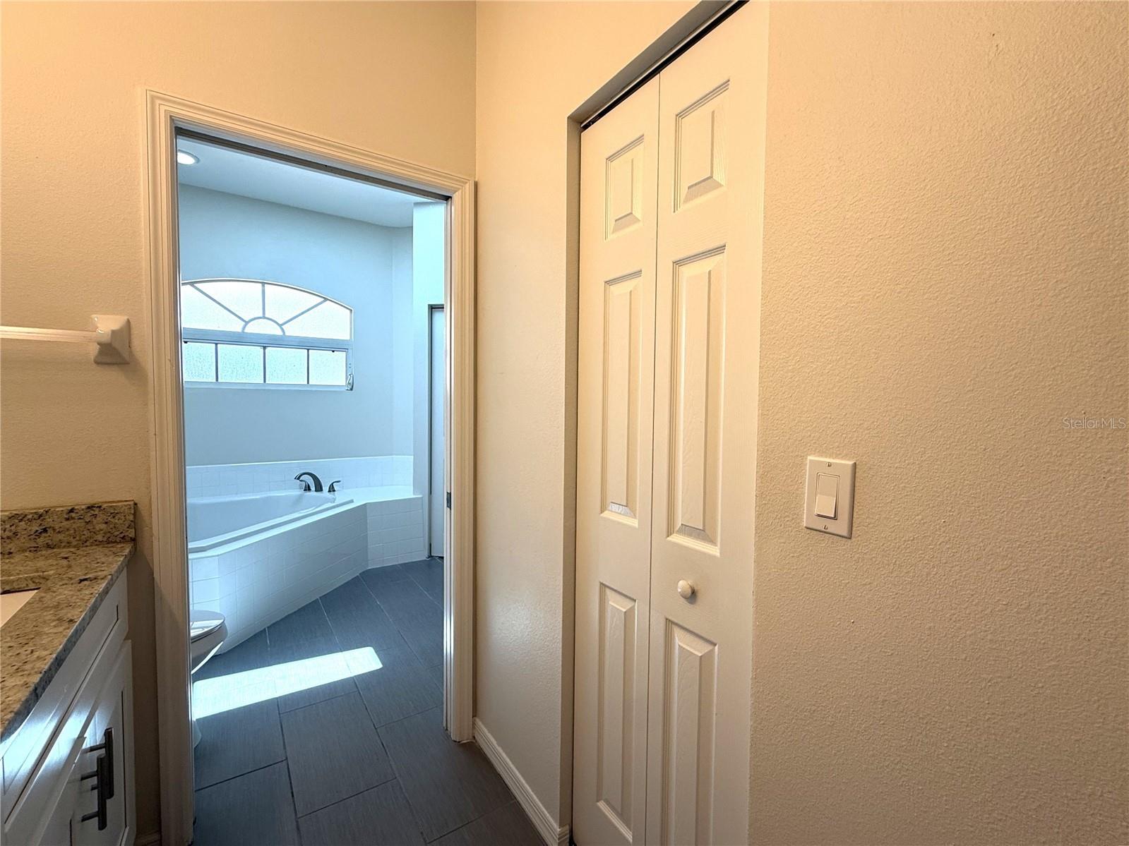 4304 Marcott Circle Sarasota FL 34233 C7528015 image39