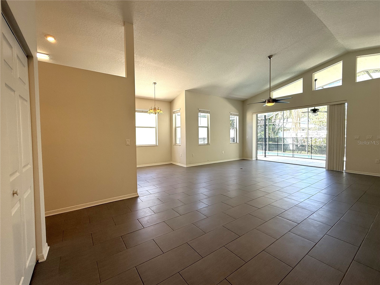 4304 Marcott Circle Sarasota FL 34233 C7528015 image7