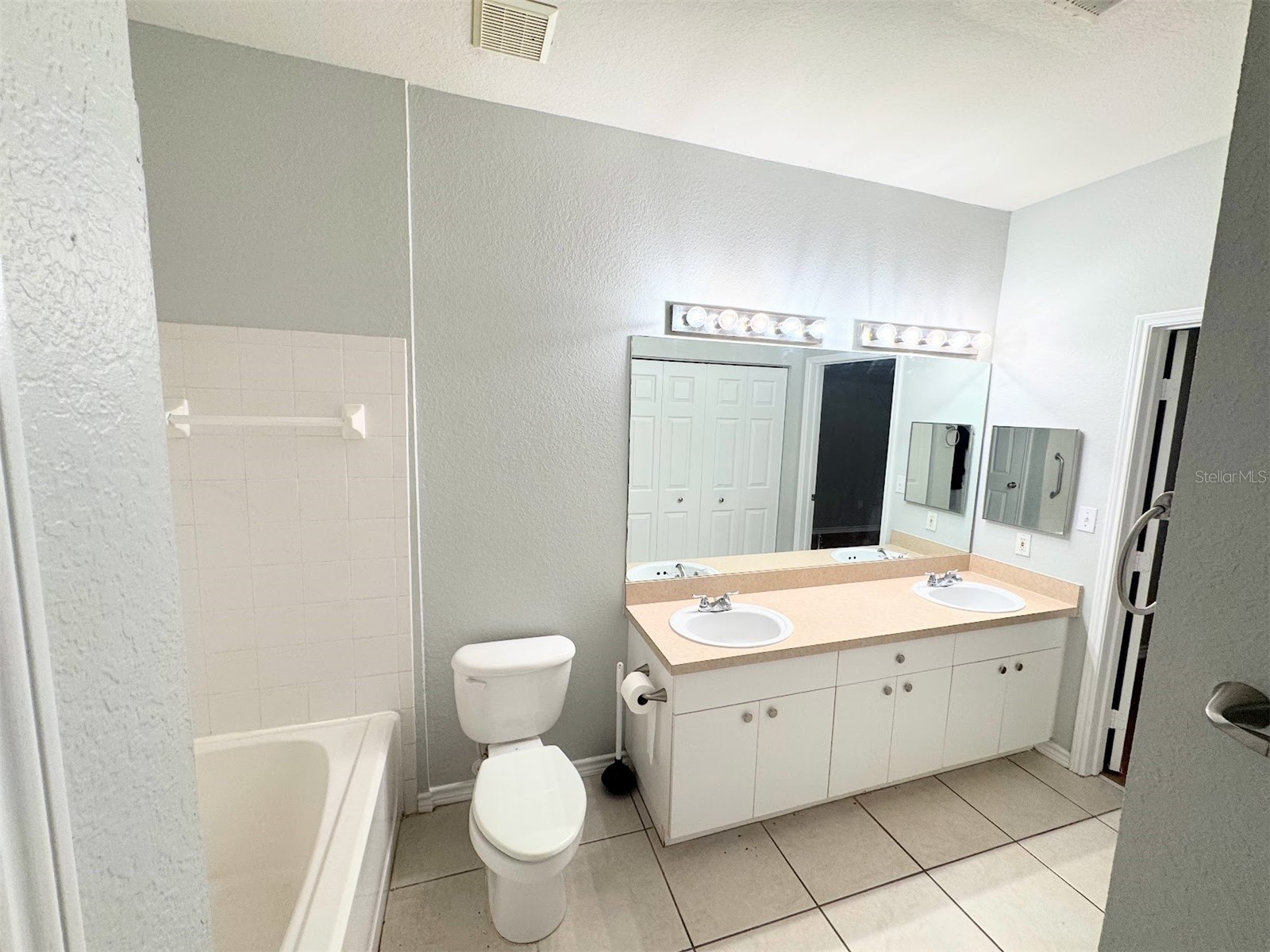 4305 Bayside Village Drive #104 Tampa FL 33615 TB8482649 image12