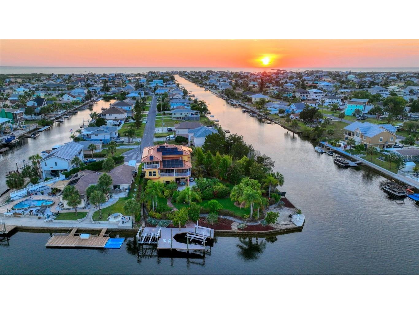 4305 Carlos Court Hernando Beach FL 34607 - GULF OF MEXICO T3449351 image1