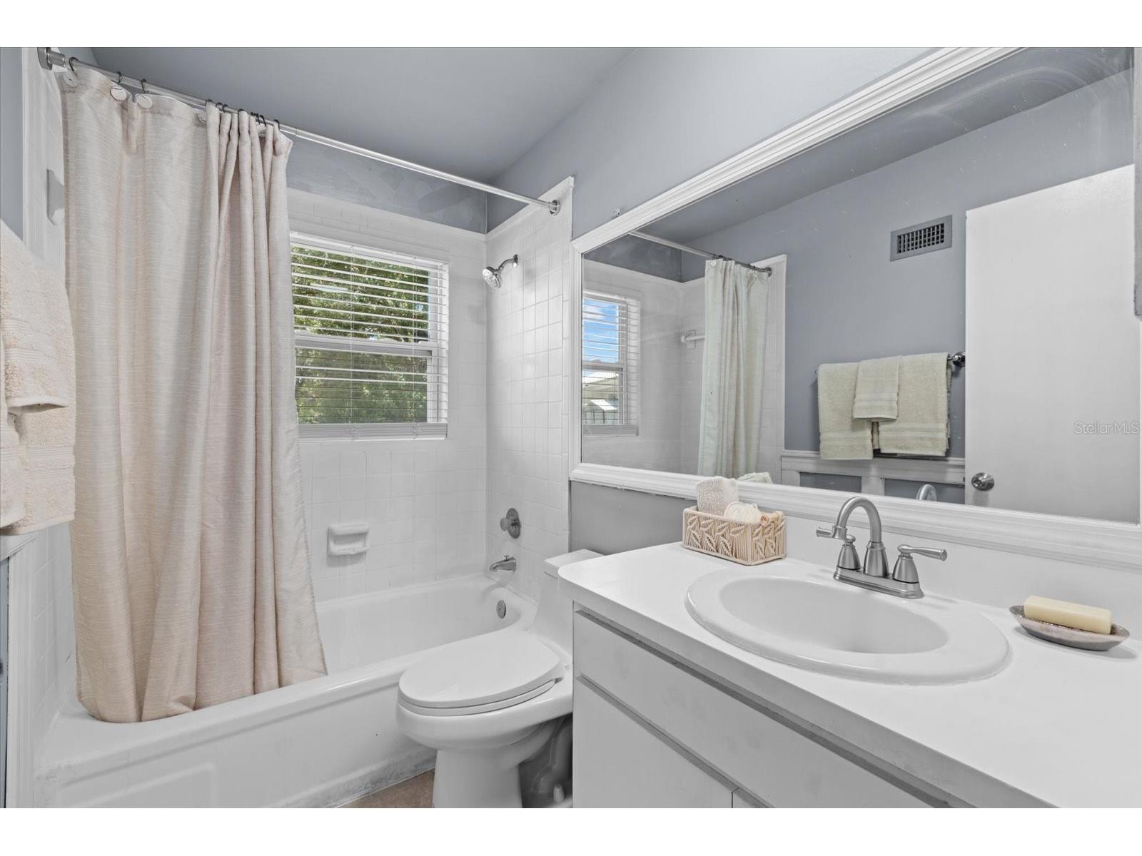 4305 Chinaberry Circle Bradenton FL 34208 A4695347 image13