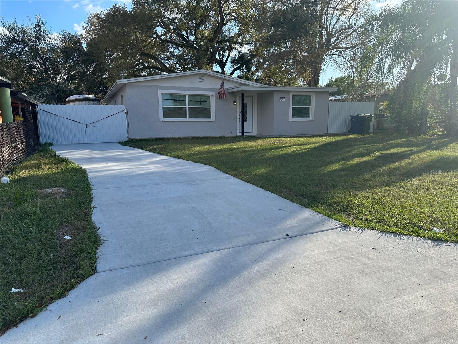 4305 E Henry Avenue Tampa FL 33610 TB8481692 image1