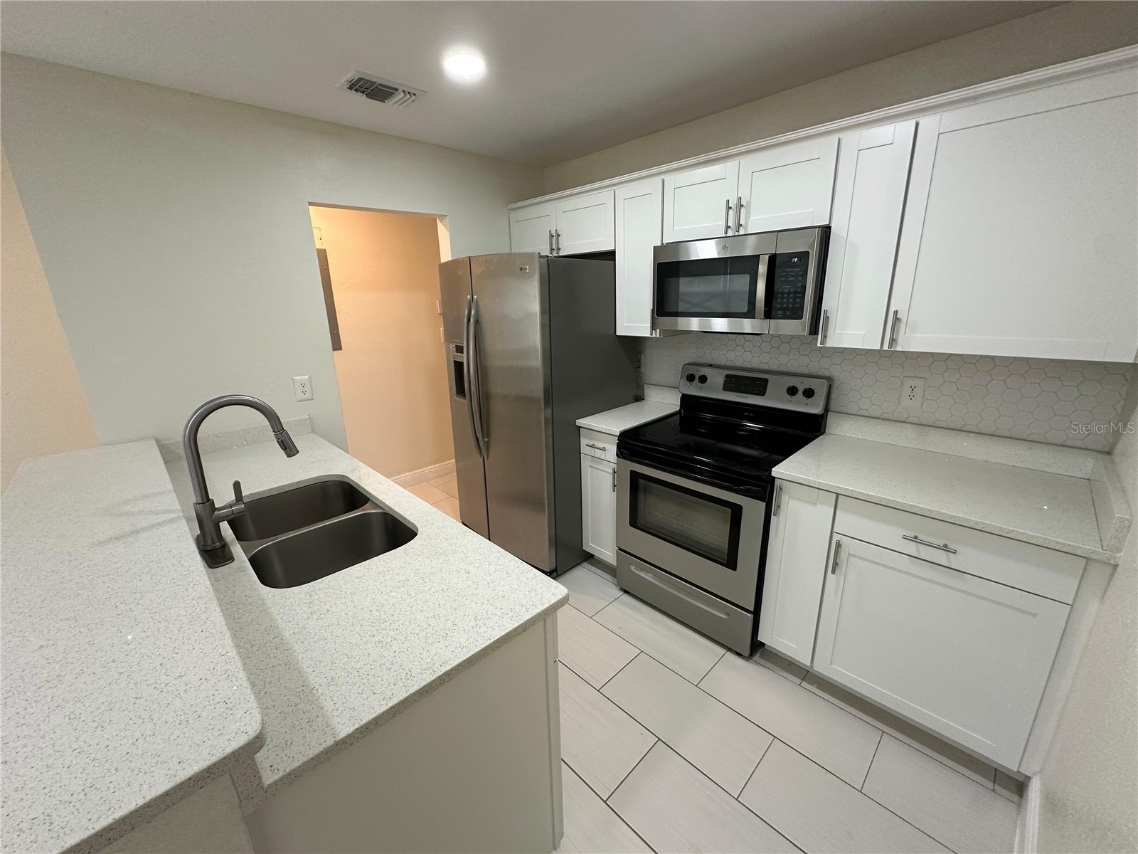4305 E Henry Avenue Tampa FL 33610 TB8481692 image11
