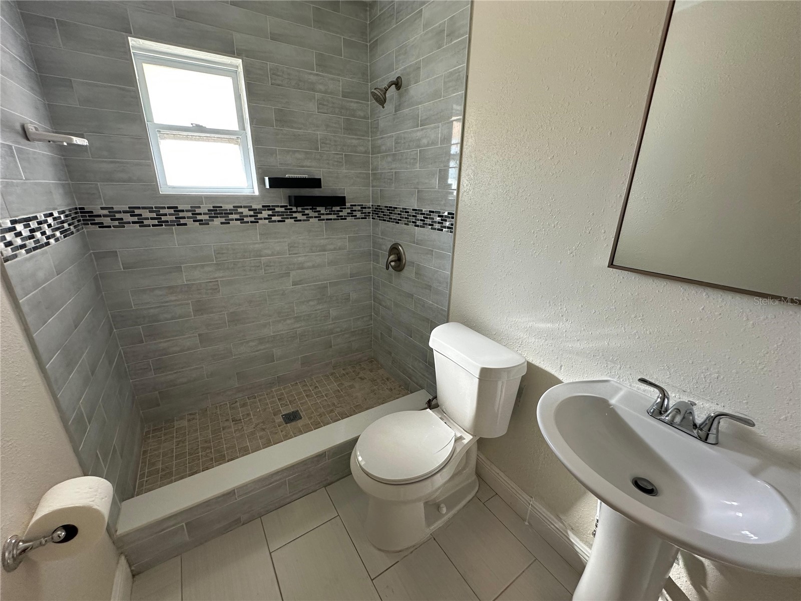 4305 E Henry Avenue Tampa FL 33610 TB8481692 image14